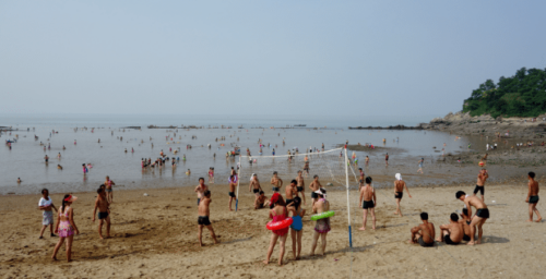 Tourist photos reveal Nampo’s North Korean beach life