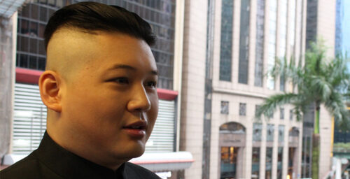 Kim Jong Un impersonator protests against North Korea