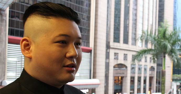 Kim Jong Un impersonator protests against North Korea