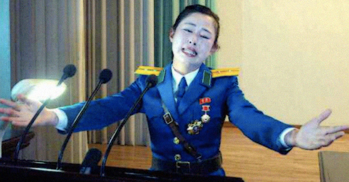 Pyongyang traffic girl given mystery hero award