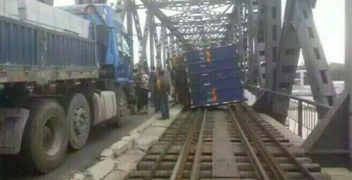 Photos emerge of partial China–North Korea bridge collapse