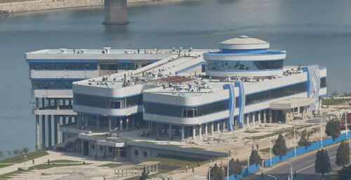 Colossal shopping complex close to completion in Pyongyang