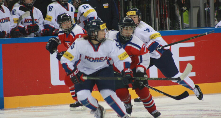 S.Korea wins 3-0 against North in Women’s Ice Hockey match in South