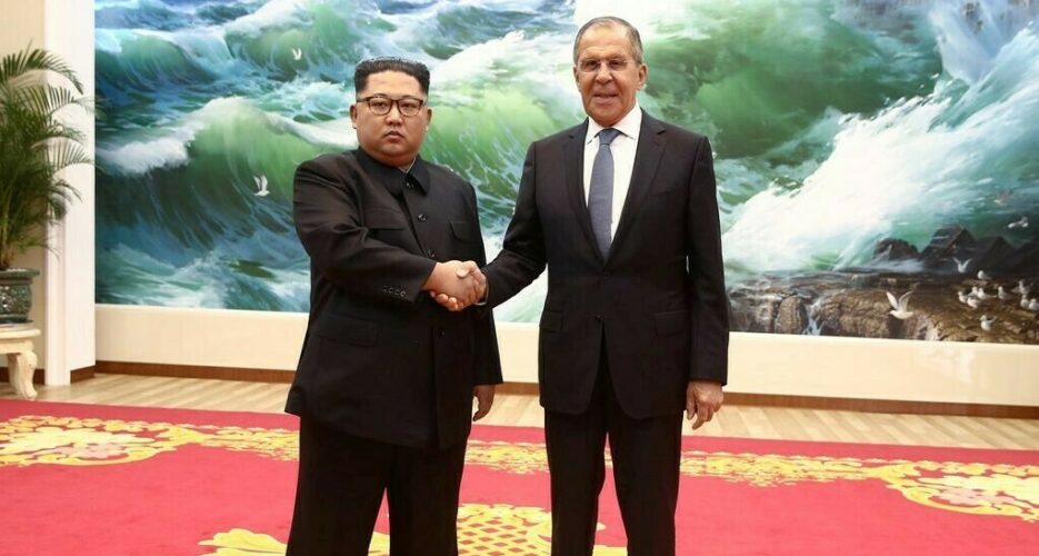 Sergey Lavrov meets Kim Jong Un in Pyongyang, invites him to Russia