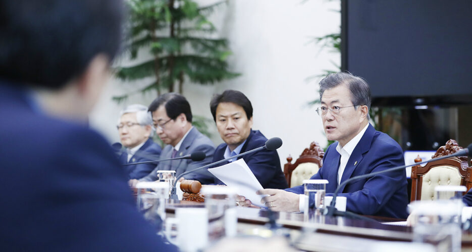 Moon will “consider” suspending joint ROK-U.S. military drills: Blue House