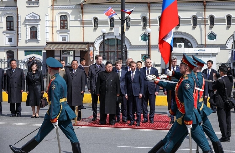 Kim Jong Un departs for home after ceremony and lunch in Vladivostok