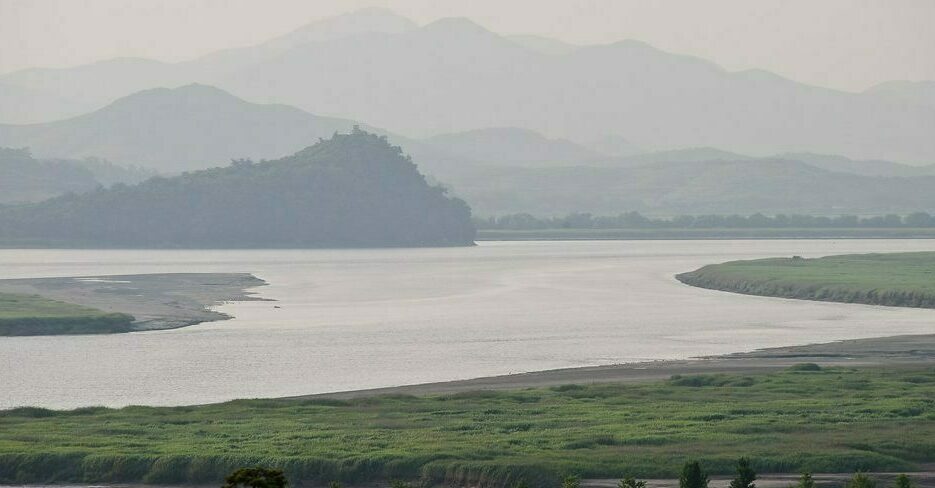 North Korean soldier defected to South on Wednesday night, ROK military says