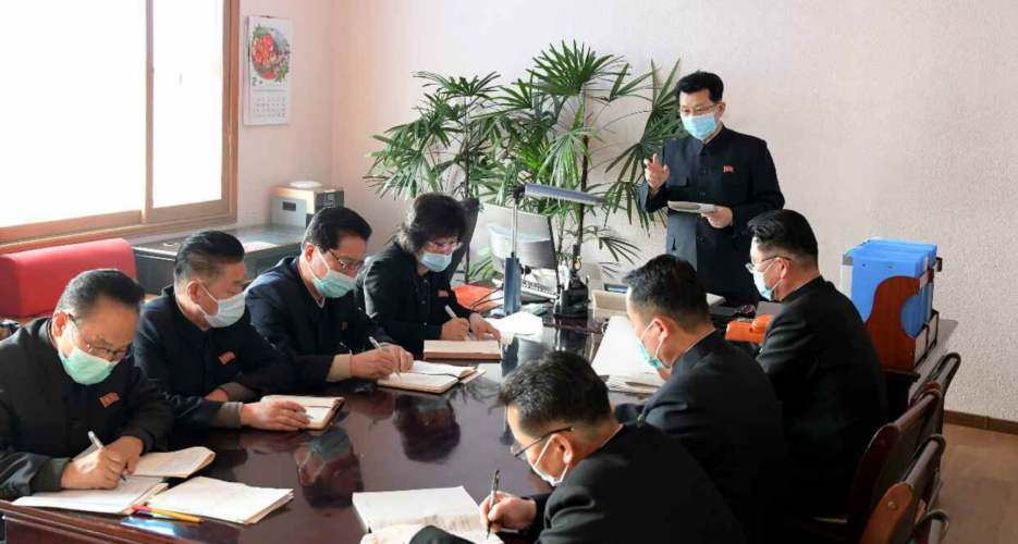 Mask-clad North Korean Premier visits coronavirus quarantine workers