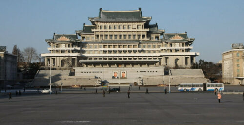 North Korea orders foreigners in Pyongyang to stay indoors amid dust storm fears