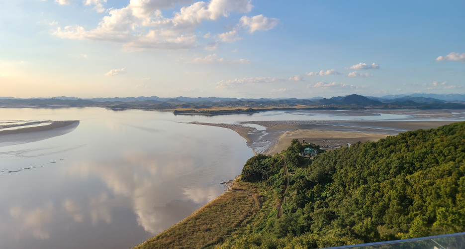 Seoul offers to return remains of presumed North Korean woman found near border