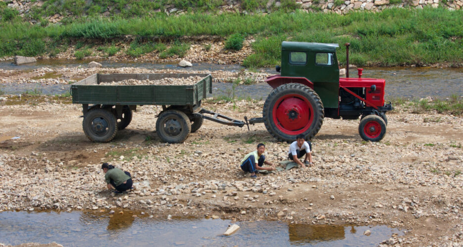 New unification minister encourages World Food Program to help North Korea