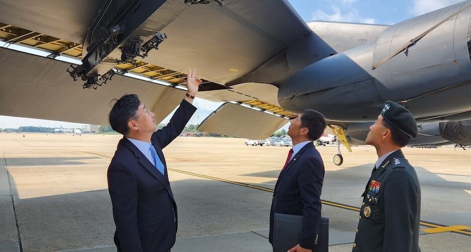 US, South Korean officials inspect nuclear bomber in warning to North Korea