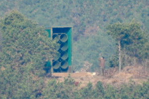 North Korea turns off border loudspeakers, day after South halted own broadcasts