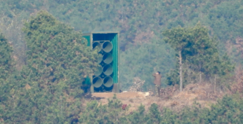 North Korea turns off border loudspeakers, day after South halted own broadcasts