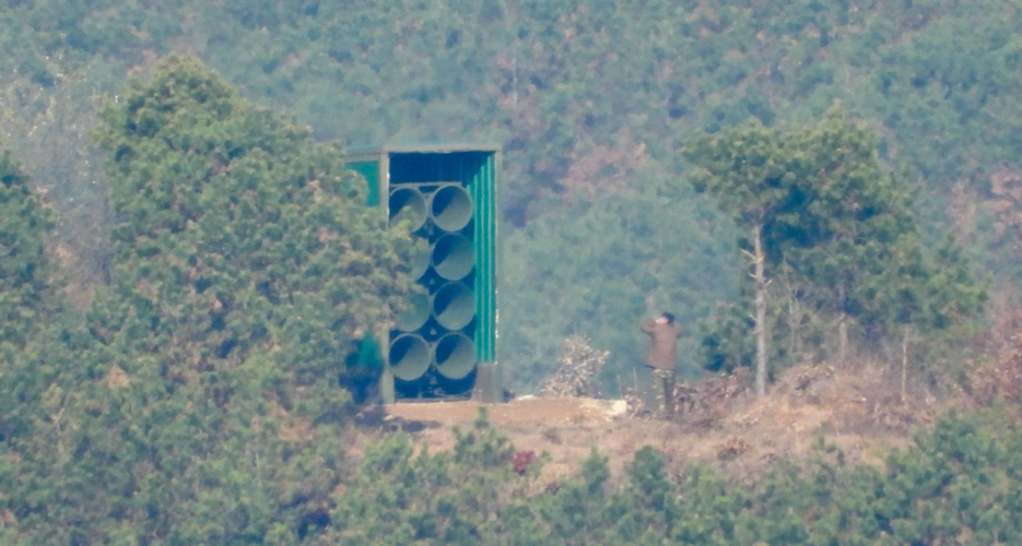 North Korea turns off border loudspeakers, day after South halted own broadcasts