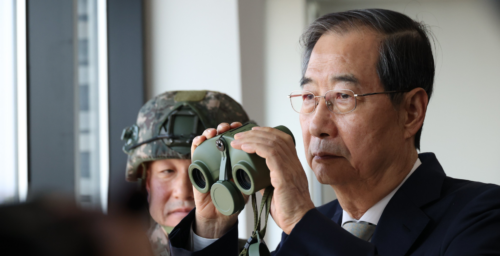 Han Duck-soo launches presidential bid, vowing tough but open North Korea policy
