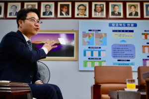 From a Seoul office, a North Korean defector governs the province of his birth