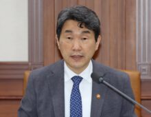 ROK education chief warns of North Korea threats after taking charge of military