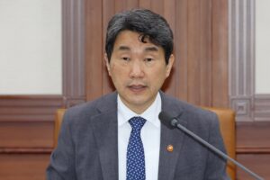 ROK education chief warns of North Korea threats after taking charge of military