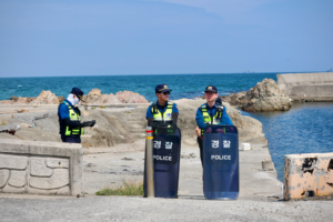 Police arrest ROK man for launching anti-North Korea leaflets near border