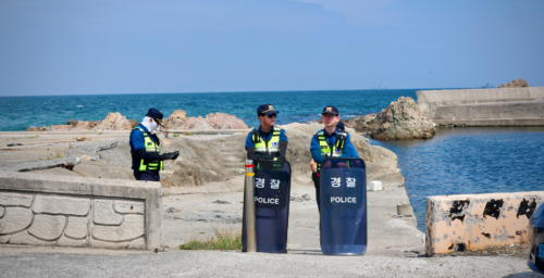 Police arrest ROK man for launching anti-North Korea leaflets near border