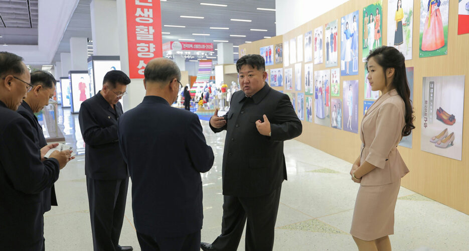 Kim Jong Un appears at clothing expo after latest internet rumors on death