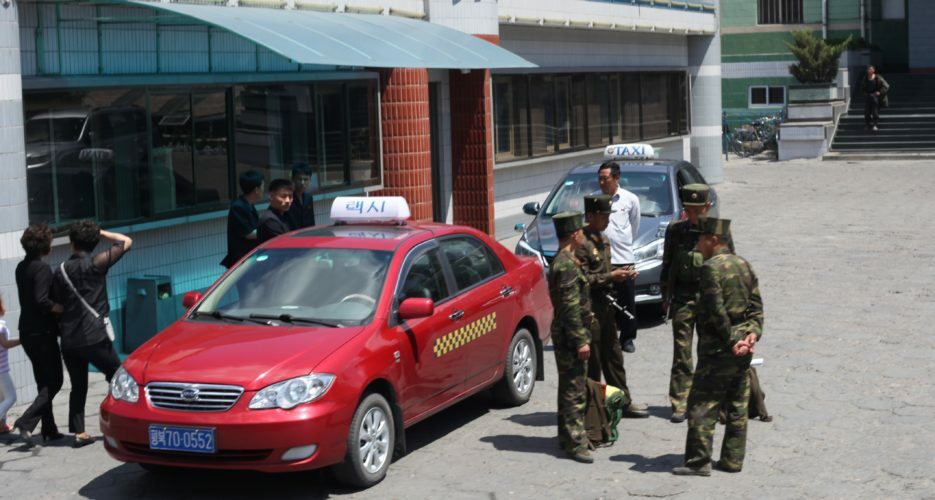 More metered taxis take to the streets in N. Korean border city