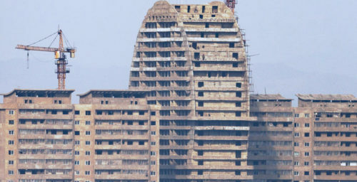 Shoddy construction on display at Sinuiju riverside high-rise construction site