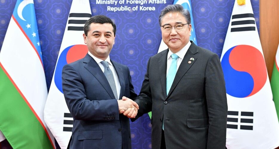 South Korea and Uzbekistan put money troubles aside to focus on developing ties