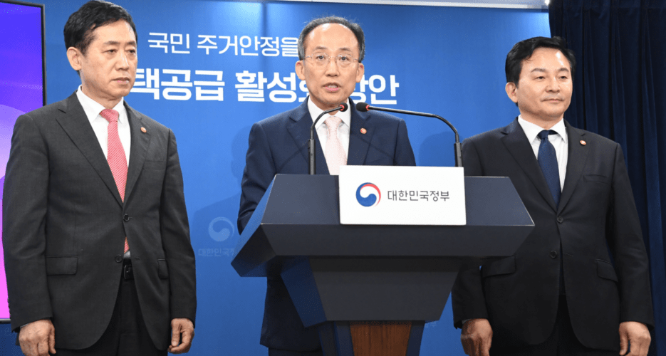 South Korea opens up access to local currency market: Benefits and risks