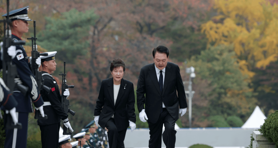 Yoon’s visit to Park Chung-hee memorial comes amid slipping approval ratings