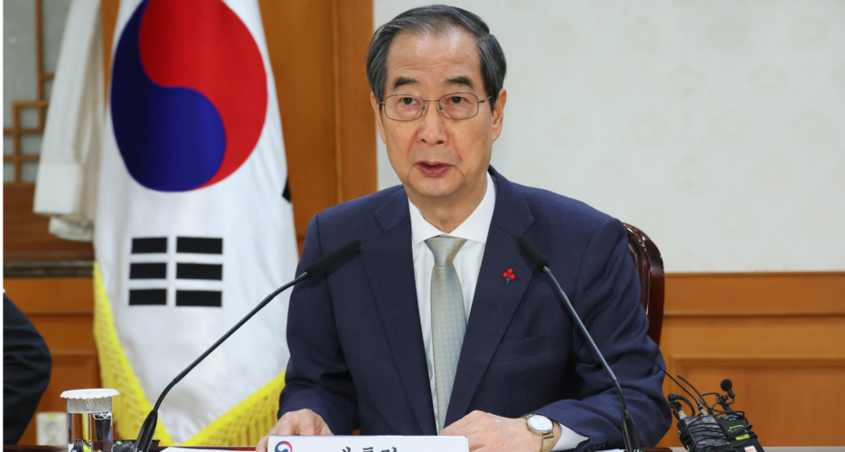 Han Duck-soo: Seasoned technocrat faces his toughest test as acting president