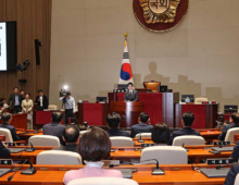 South Korea faces political crisis as ruling party blocks impeachment vote