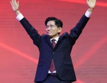 Former labor minister wins nomination as conservatives move toward unity ticket